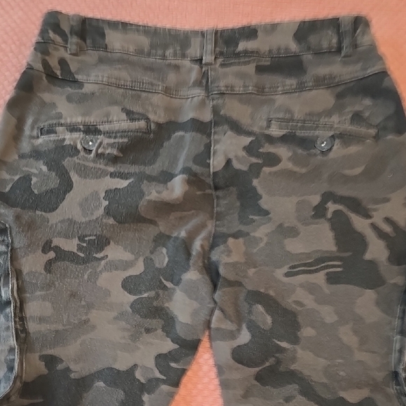 James Jeans Camouflage Boyfriend Cargo Combat Skinny Jogger Ankle Pant - Picture 11 of 12